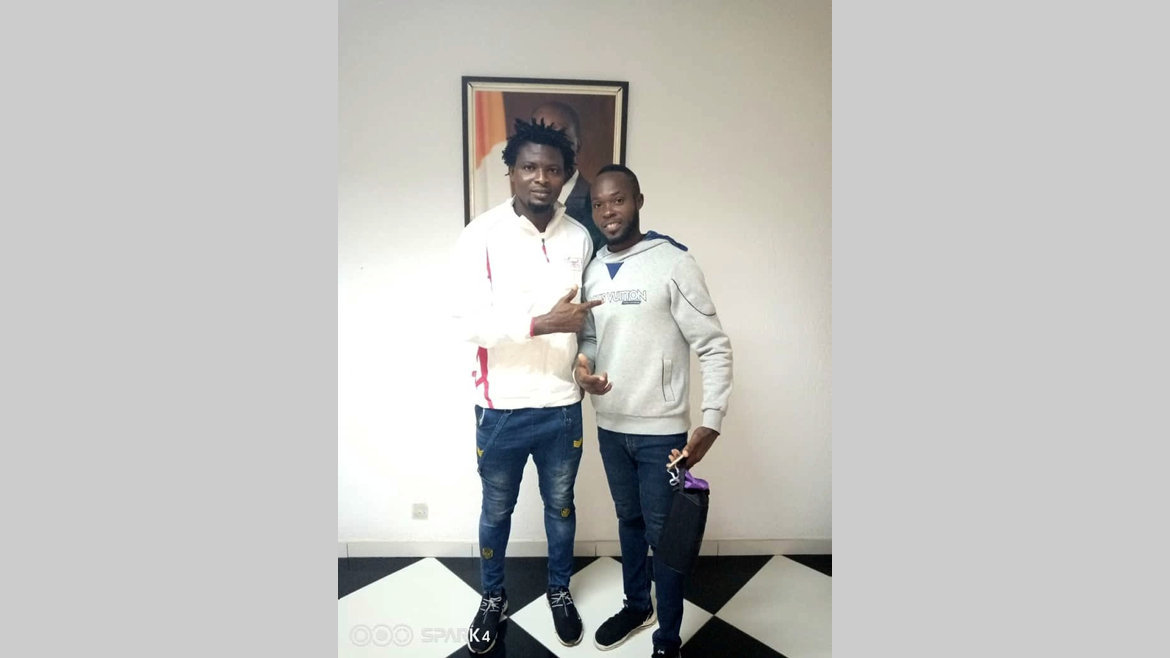 Football : Deux joueurs du FC Akanda à la rue