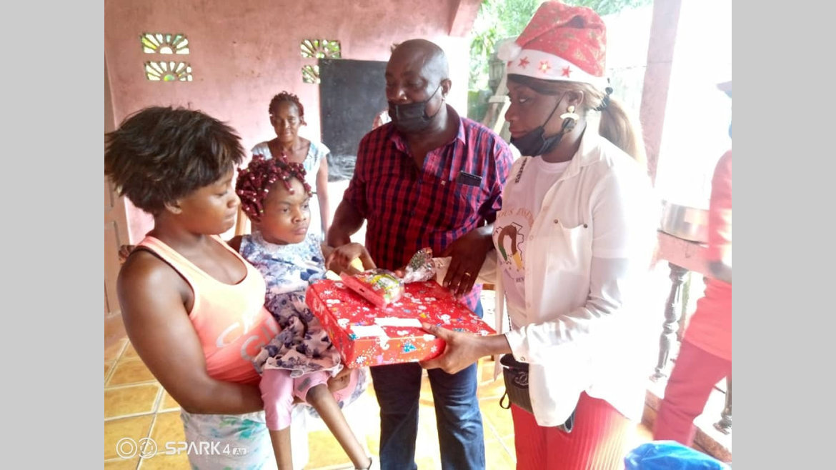 Owendo : les cadeaux de Sylvia Bongo Ondimba aux enfants handicapés