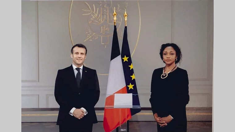 Diplomatie : Liliane Massala présente ses lettres de créance au président français