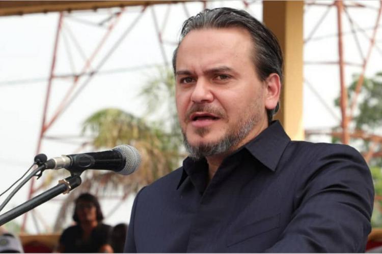 Tournée : Laccruche Alihanga porteur d'un message de pragmatisme