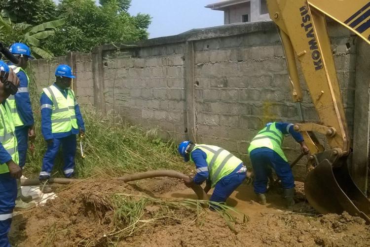 Quatre mois après le lancement de la Brigade bleue de la SEEG : Améliorer la desserte en eau potable dans les foyers