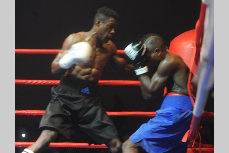 Boxe : Le rêve olympique presque envolé pour Franck Mombey