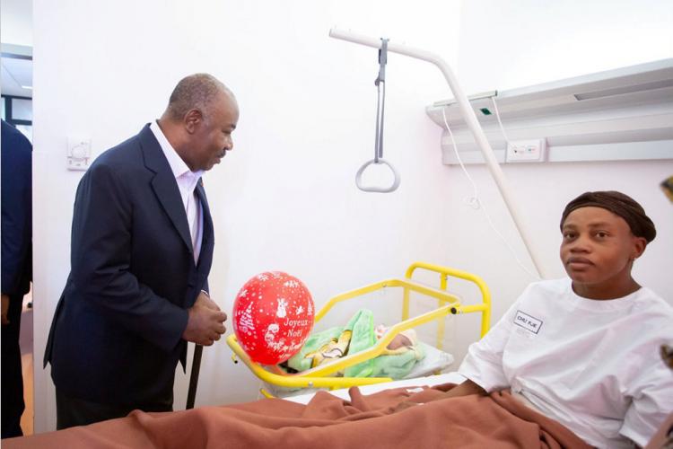 CNAMGS : Ali Bongo au chevet des personnes vulnérables