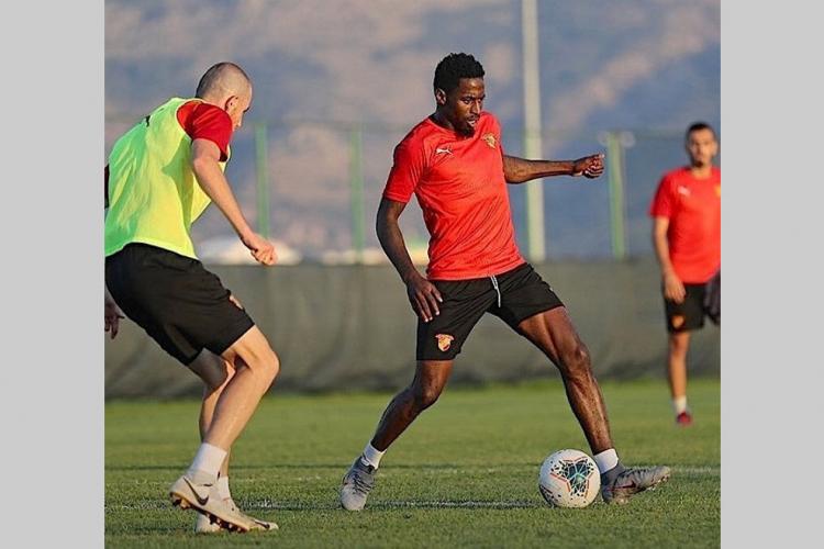 Football : Göztepe envisage de se séparer de Poko