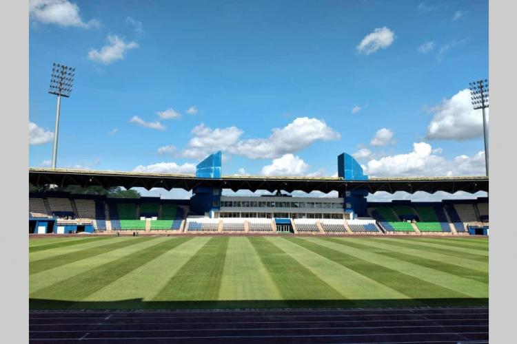  : 06h:Stade de Franceville comme un billard !