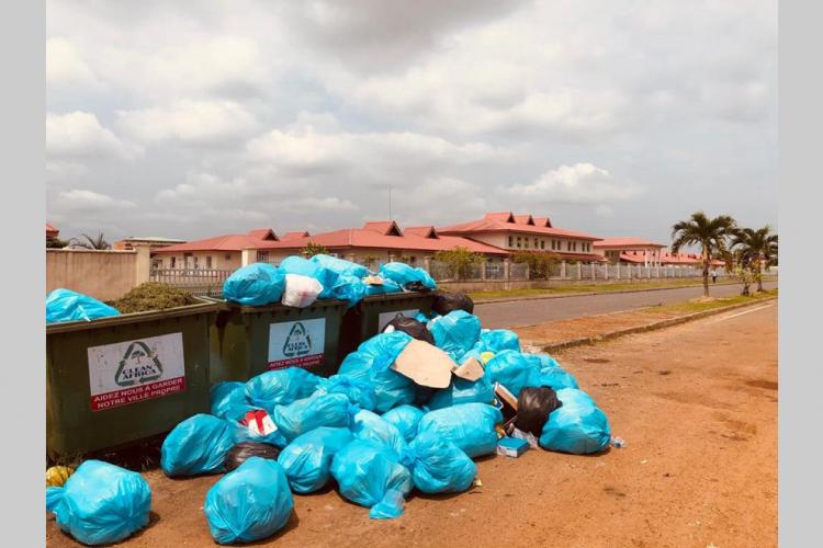 Déchets biomédicaux : scandale à ciel ouvert à Akanda !