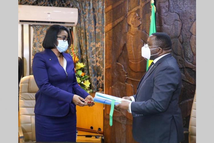 Primature : Ossouka Raponda désormais au fait des dossiers