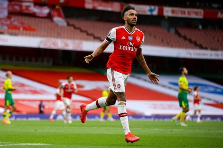 Football : Aubameyang si près du but !