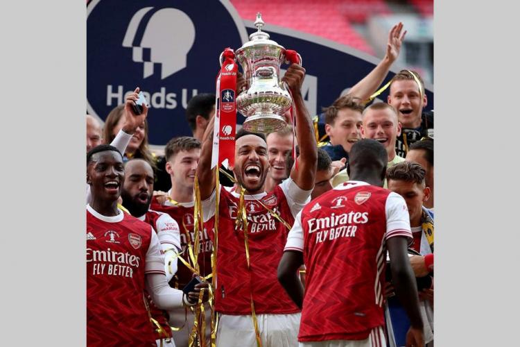 Football : Aubameyang King of England