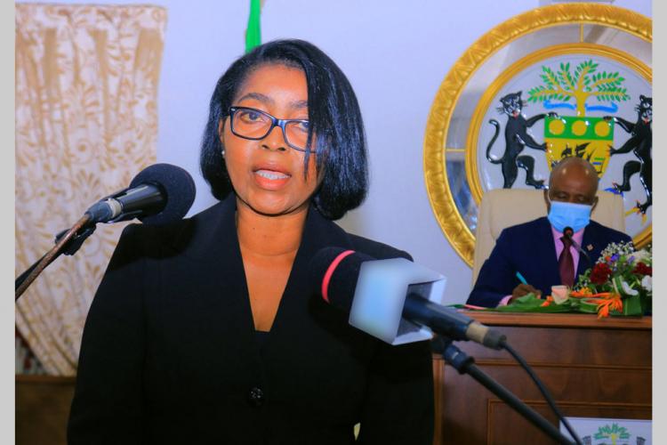 Parlement : Rose Christiane Ossouka Raponda obtient la confiance des députés
