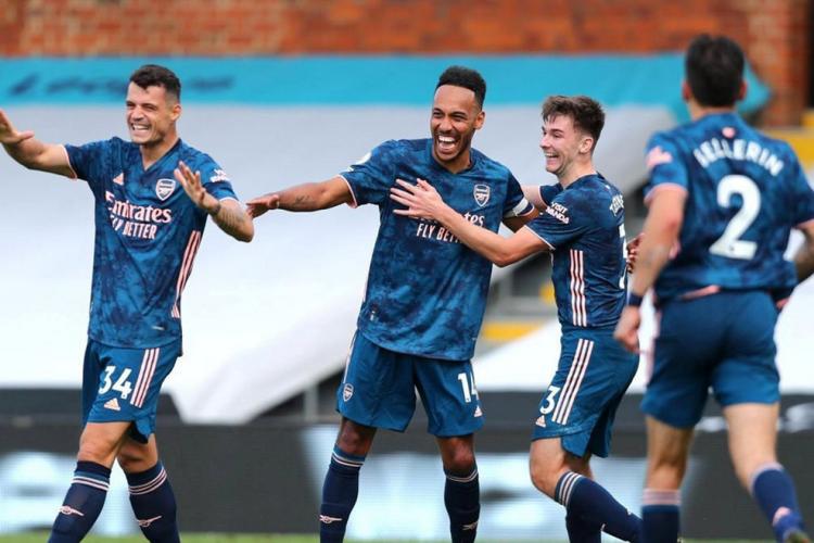 Début de Premier League : PEA déjà buteur !