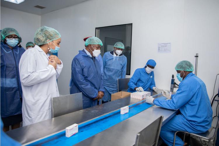 Investissement : Ali Bongo Ondimba inaugure La Santé Pharmaceutique de Nkok