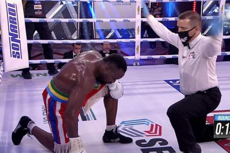 Boxe : Taylor Mabika envoyé au tapis au 6e round